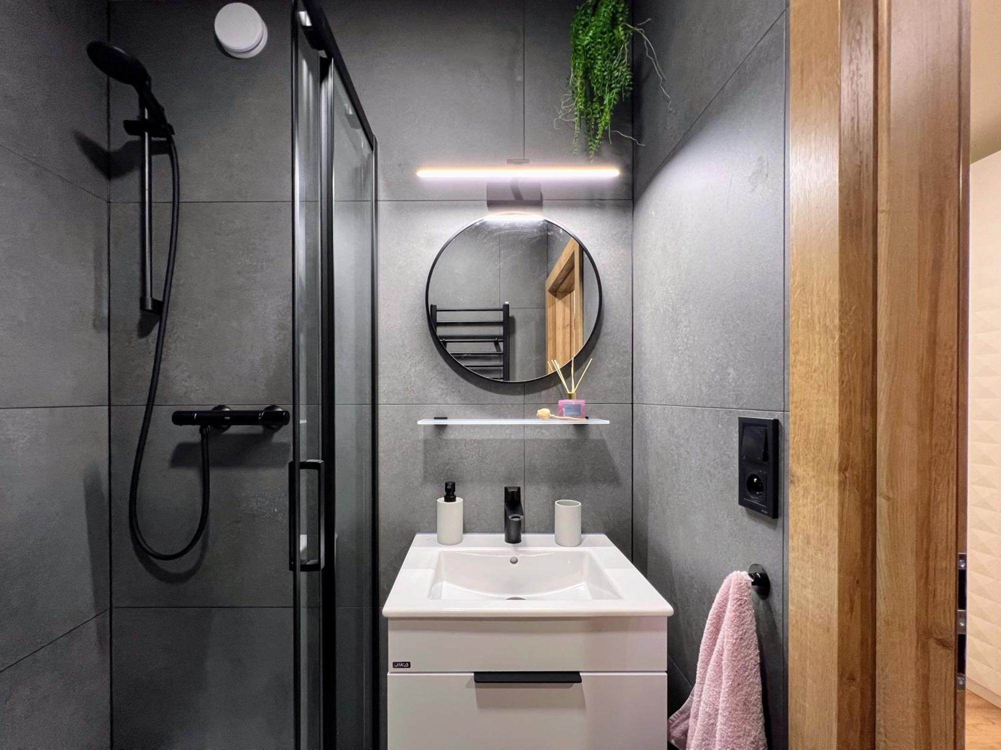 Appartamento Jana's Wow Apt, 3 Room, Free Parking, 15'airpt, 25'city Praga