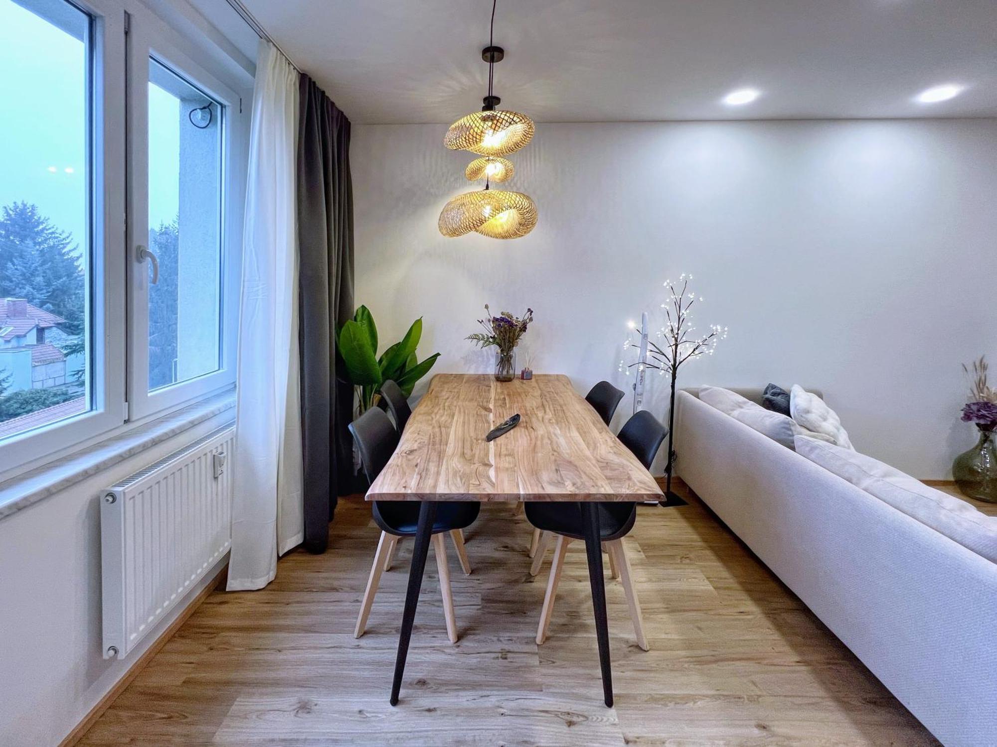 Appartamento Jana's Wow Apt, 3 Room, Free Parking, 15'airpt, 25'city *